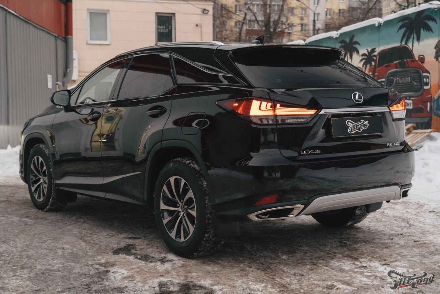 Оклейка бампера Lexus RX300 полиуретаном